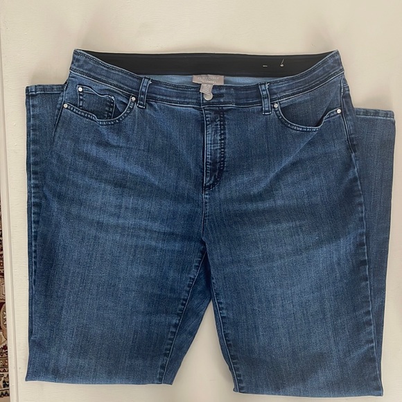 Chico's Denim - Chico’s 🥰 size 2.5 Fabulously Slimming 🤩